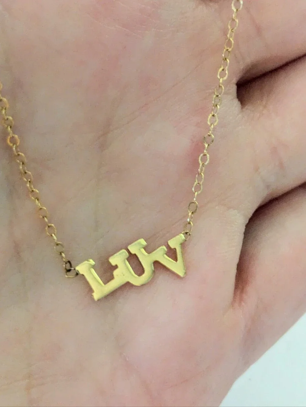 Adorable 14k Solid Yellow Gold LUV Script Pendant Choker Necklace 15.5